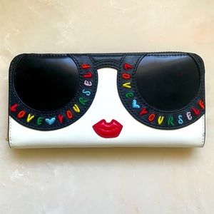 Stacey face Wallet
